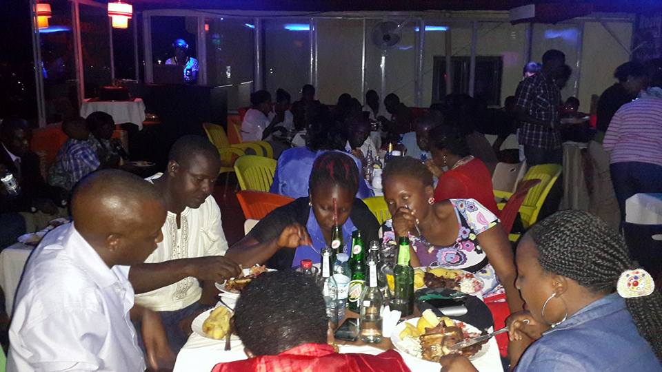 Glaciers Bar & Lounge Kampala Uganda, Good food in Kampala, Food & Drink,  Top Bar, Top Restaurant, Lounge, Top Bar and Lounge, Food, Beer, Wine, Spirits, Cocktail bar, Amazing beer prices,  Cheap Beer, Great Place to Drink after work , Gins and local beers,  grilled food and wood-fired pizzas,  Chatting and Drinking, Chilling with friends and mates, Date night, Eating and Drinking, Private parties, Drinking and Dancing, Cocktail Bar, Lounge Bar, Party Bar,  Kampala Pub, Lively DJ nights,  Lively Music, Great Beer Drink Out,  Tasteful Delicious food in Kampala, Amazing Drinking Joint in  Kampala Uganda, Ugabox